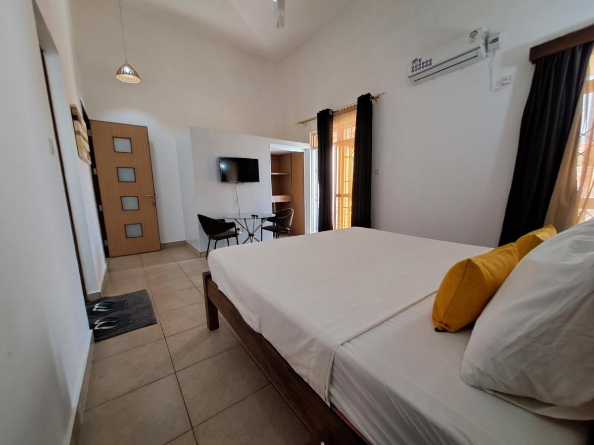 Ary Homestay Nyali- A Walk Away From City Mall モンバサ エクステリア 写真